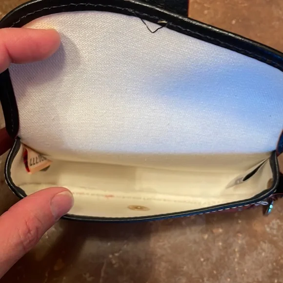 NWOT Disney Cruiseline Dinner and Bourke wristlet - Picture 5 of 5